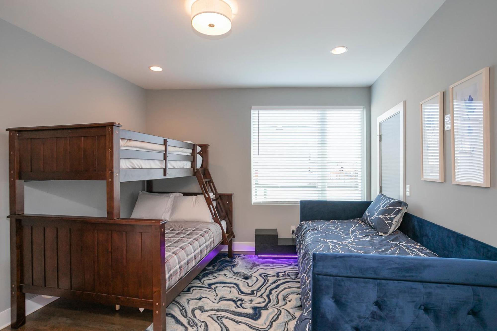 Luxury Townhome Skyline Views Mins To Dt Nashville Buitenkant foto