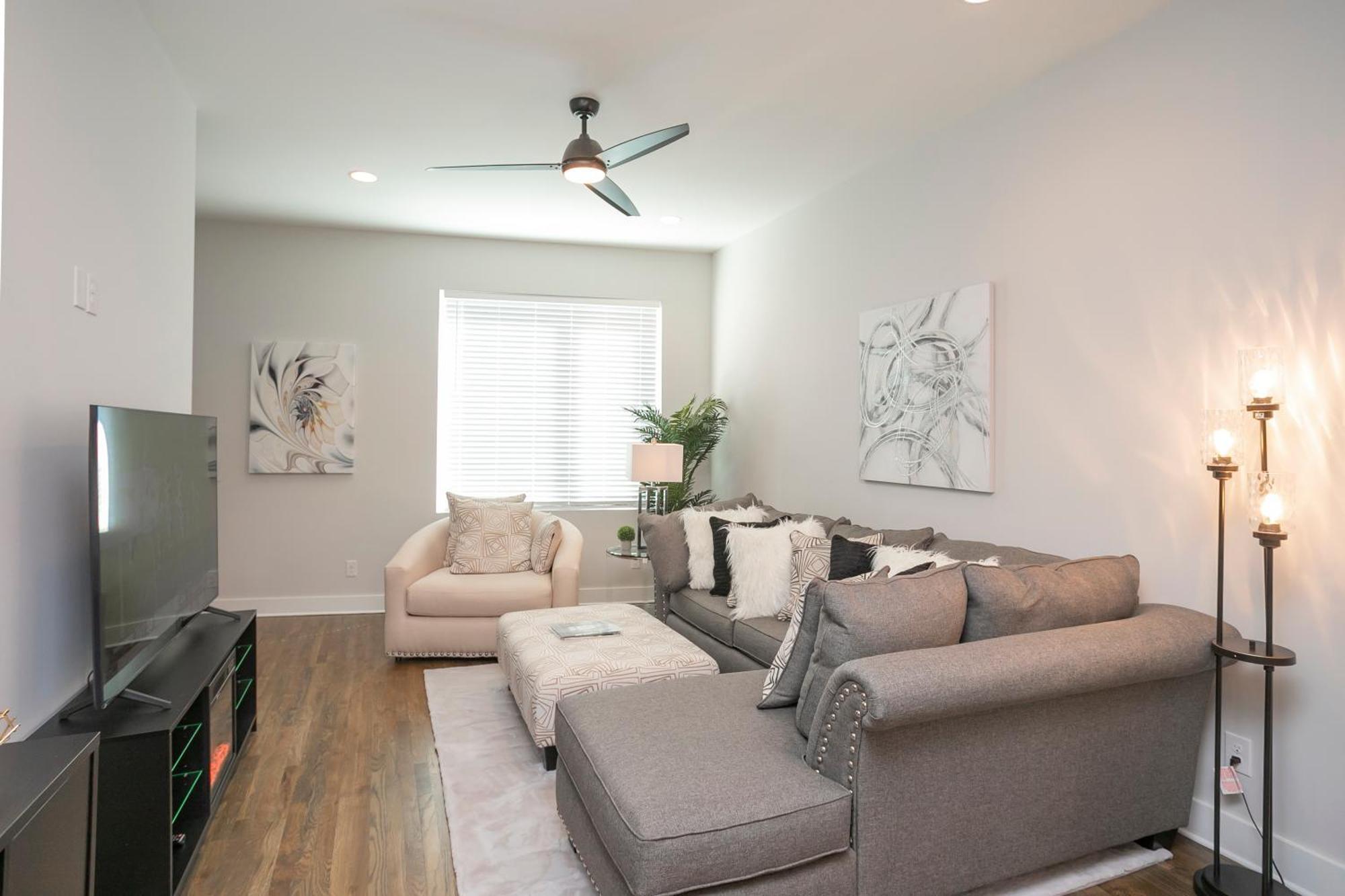 Luxury Townhome Skyline Views Mins To Dt Nashville Buitenkant foto
