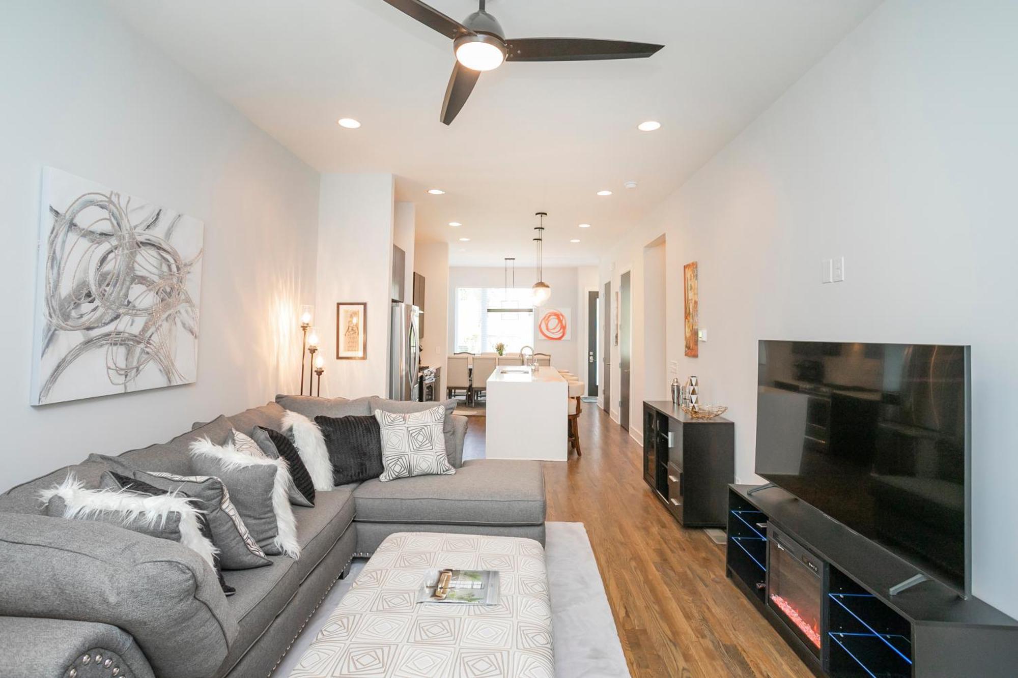 Luxury Townhome Skyline Views Mins To Dt Nashville Buitenkant foto