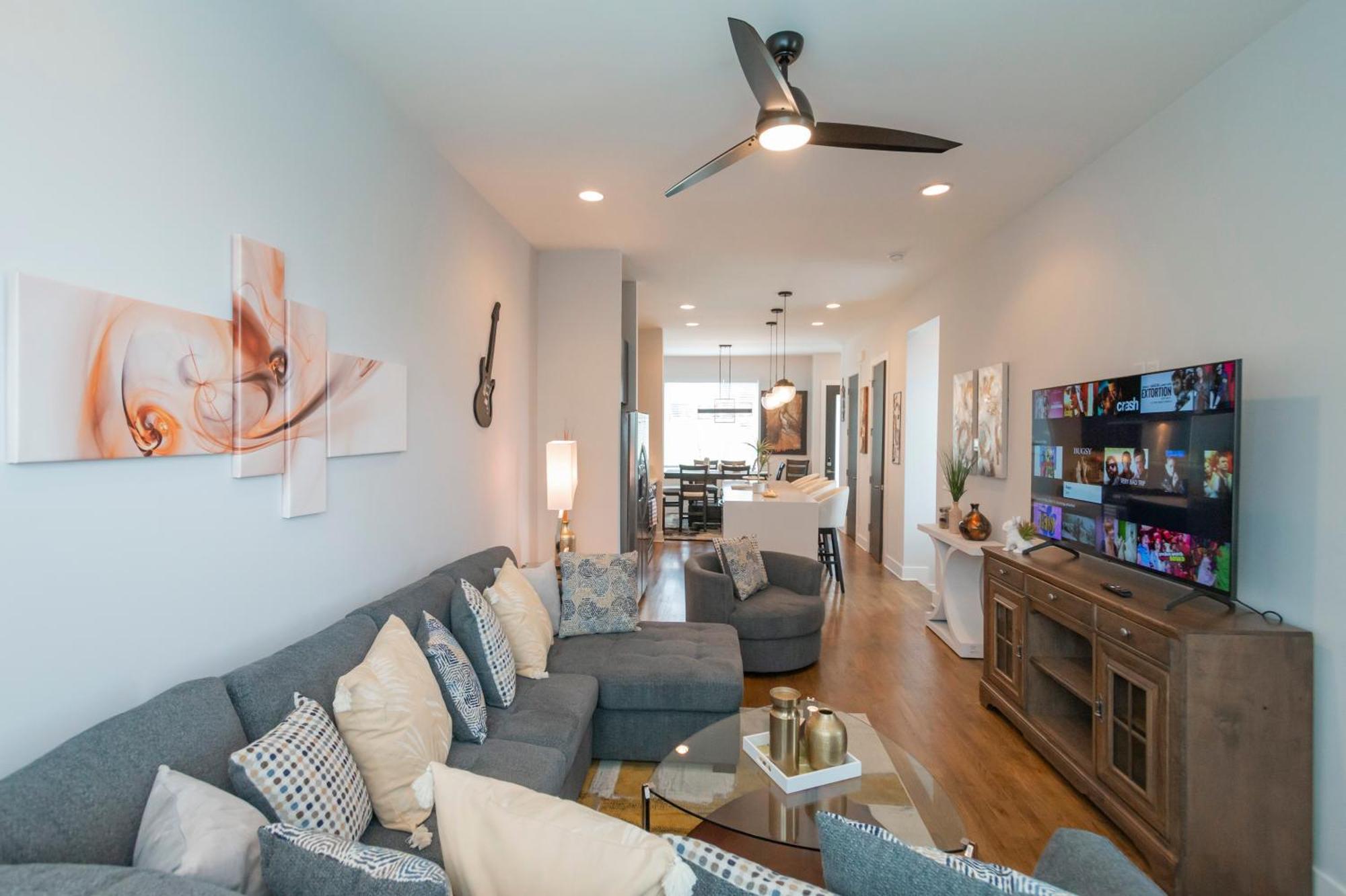 Luxury Townhome Skyline Views Mins To Dt Nashville Buitenkant foto