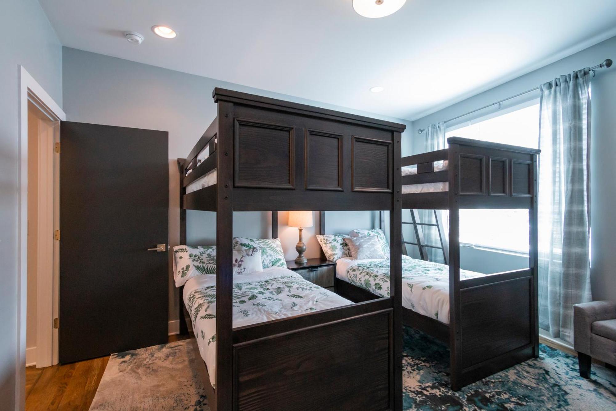 Luxury Townhome Skyline Views Mins To Dt Nashville Buitenkant foto