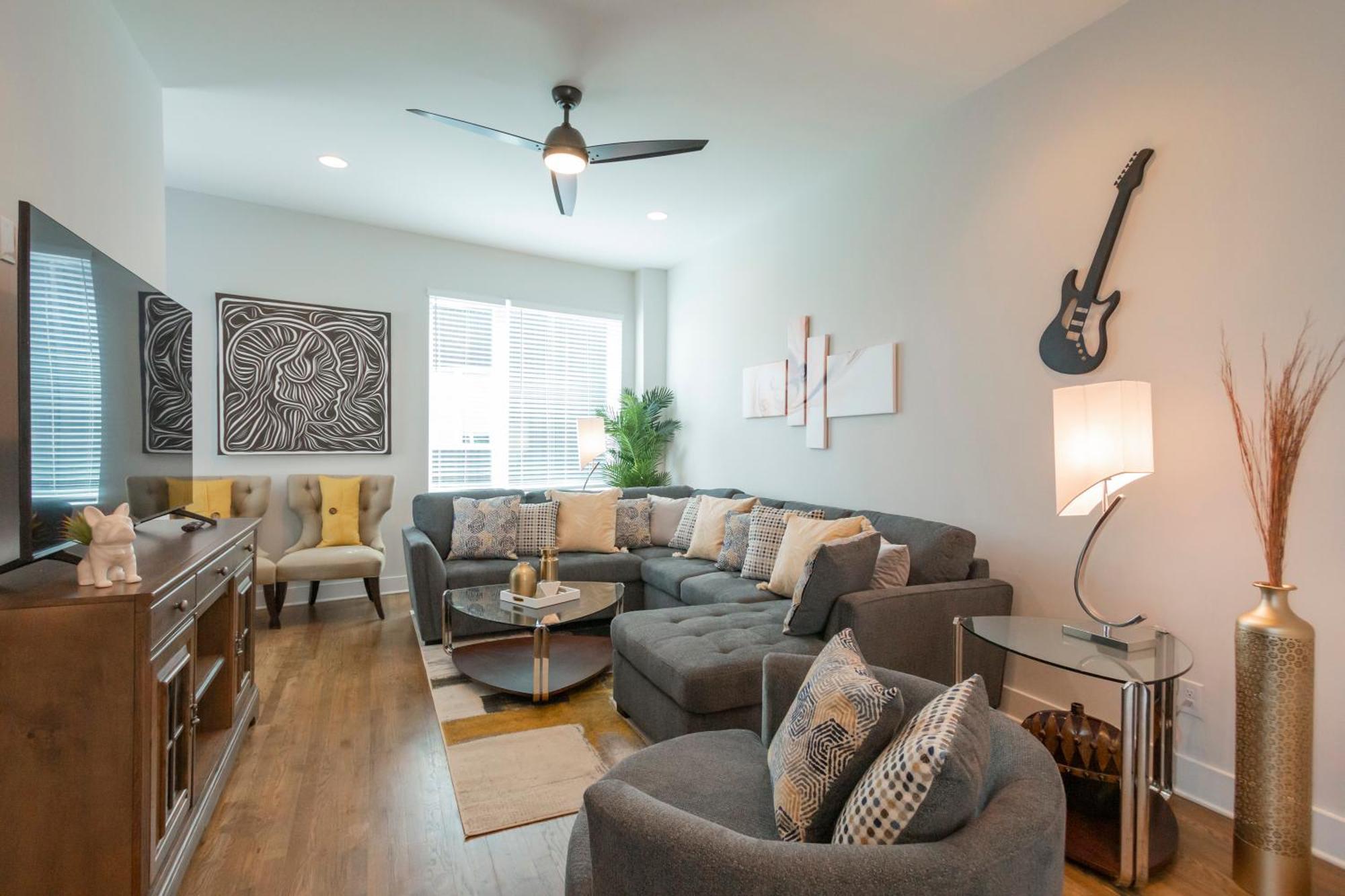 Luxury Townhome Skyline Views Mins To Dt Nashville Buitenkant foto