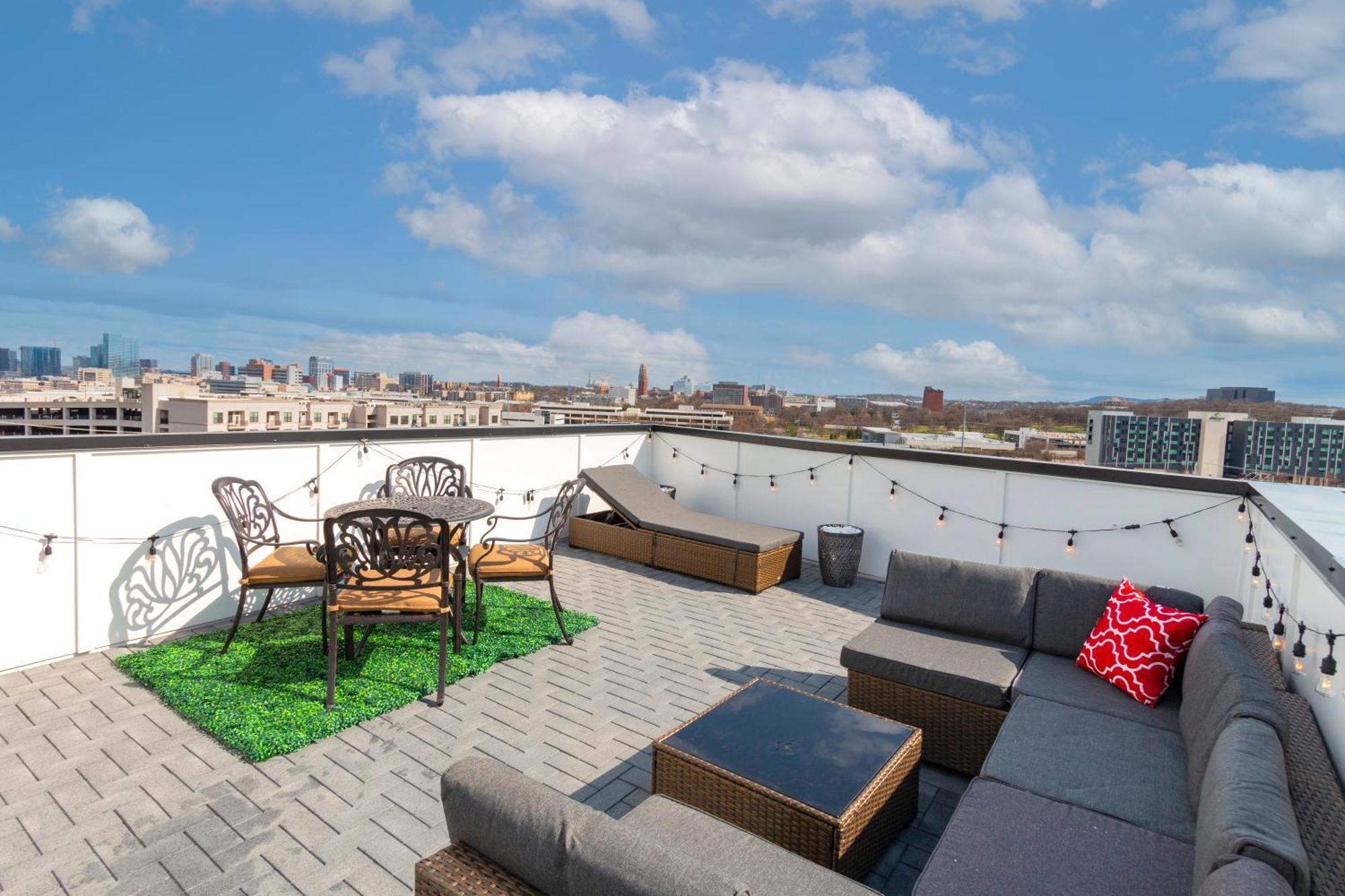Luxury Townhome Skyline Views Mins To Dt Nashville Buitenkant foto