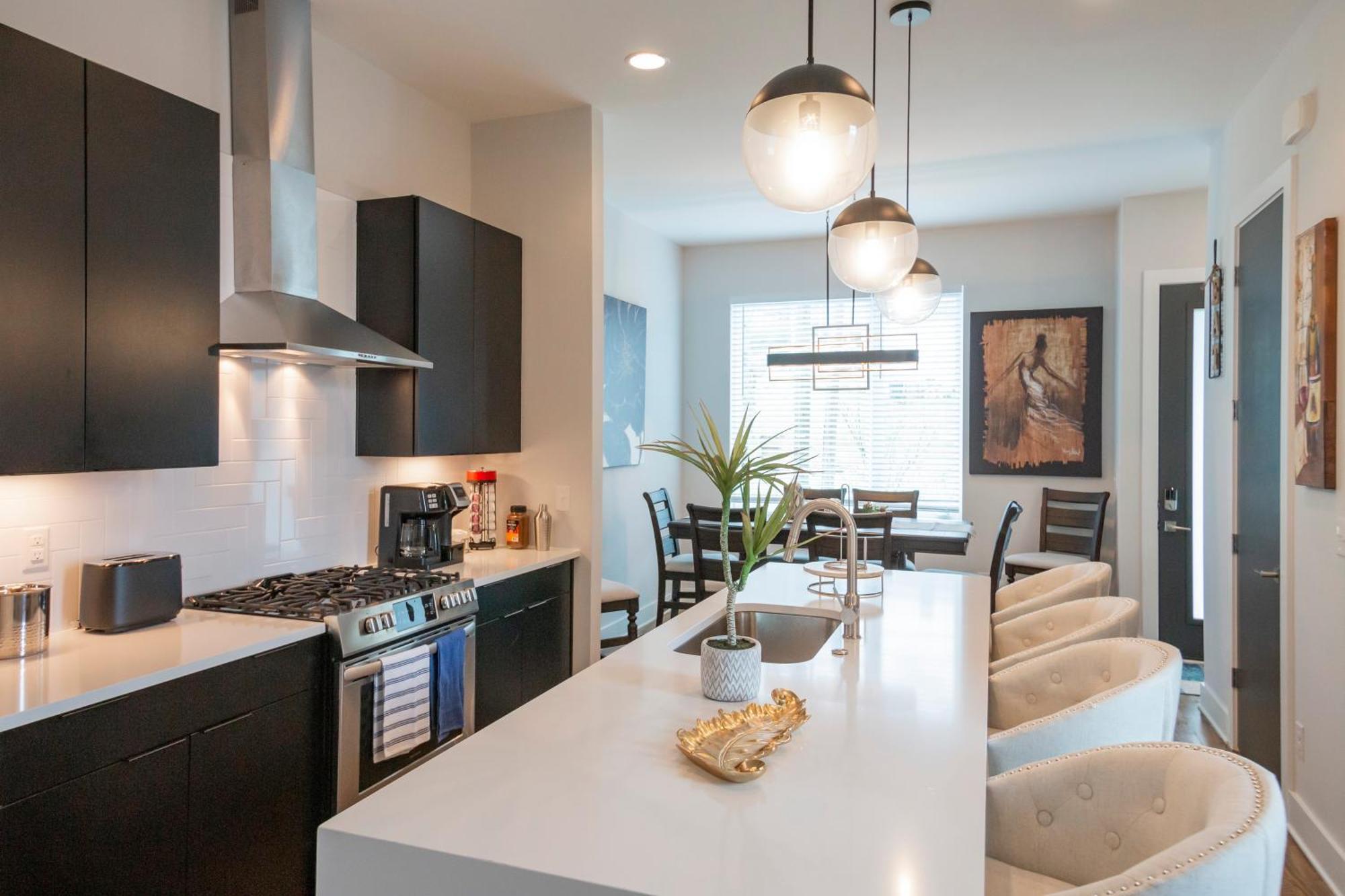 Luxury Townhome Skyline Views Mins To Dt Nashville Buitenkant foto